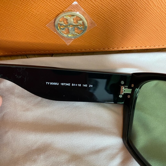 😎Authentic Tory Buch TY 9068 Sunglasses 😎🕶️ - Picture 6 of 10